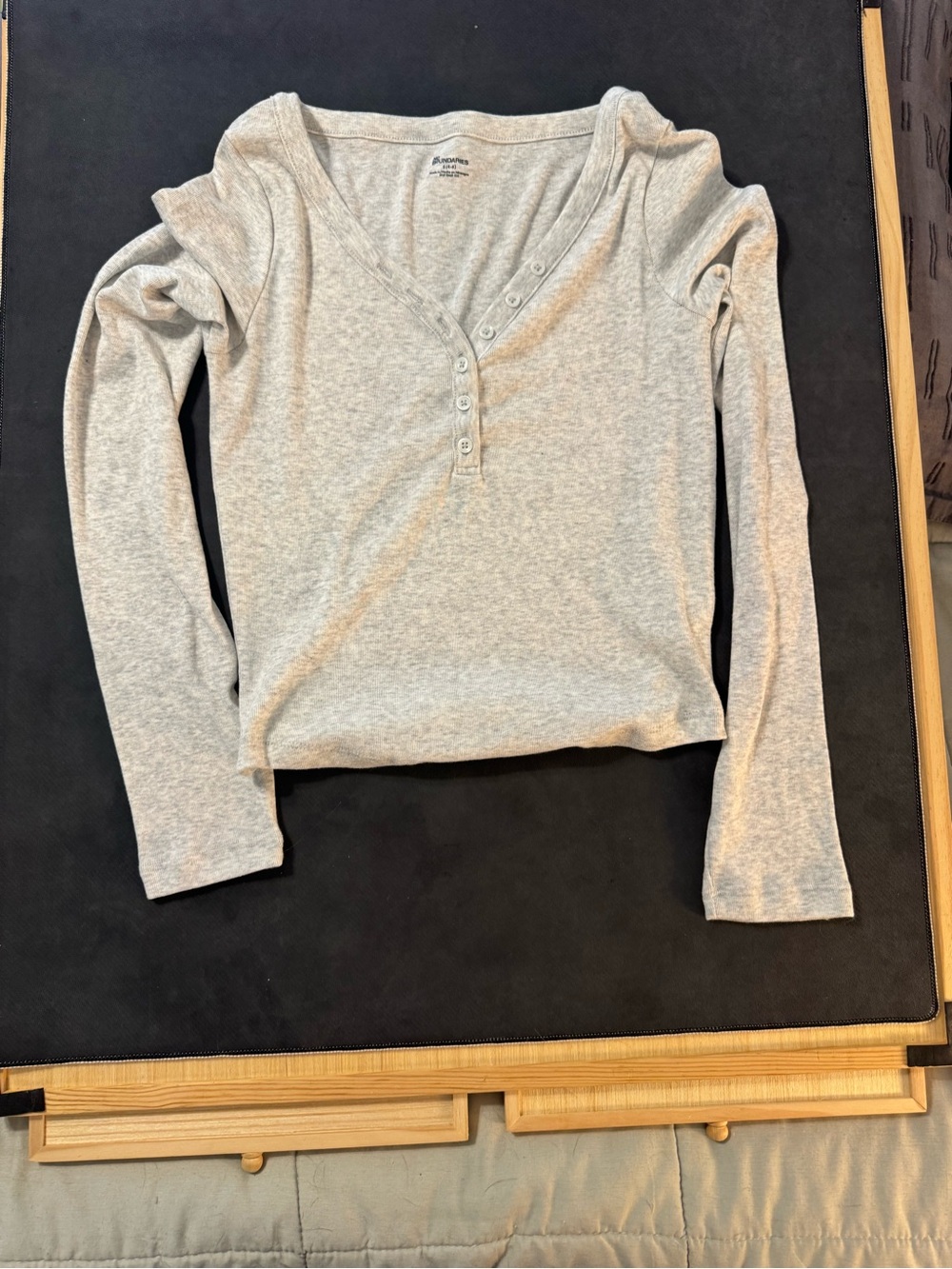 No Boundaries Light Gray Long-Sleeve Henley Tee
